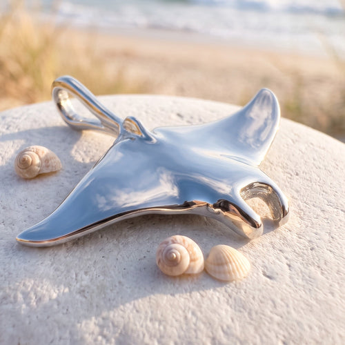 Realistic Manta Ray Necklace – Sea Life Collection – Sterling Silver