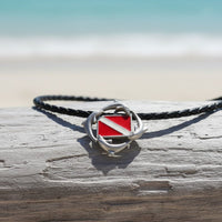 Dolphins Necklace with Dive Flag – Diver´s Collection – Pewter