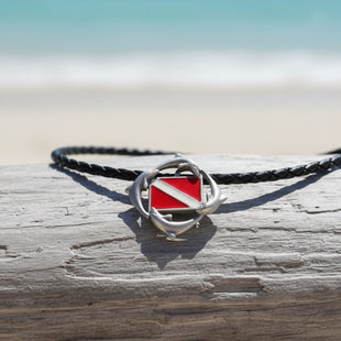Dolphins Necklace with Dive Flag – Diver´s Collection – Pewter