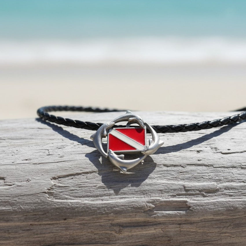 Dolphins Necklace with Dive Flag – Diver´s Collection – Pewter
