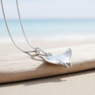 Realistic Manta Ray Necklace – Sea Life Collection – Sterling Silver