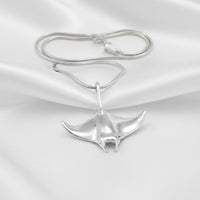Realistic Manta Ray Necklace – Sea Life Collection – Sterling Silver