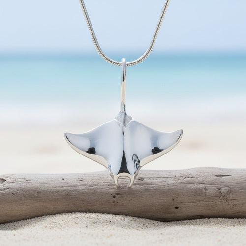 Realistic Manta Ray Necklace – Sea Life Collection – Sterling Silver